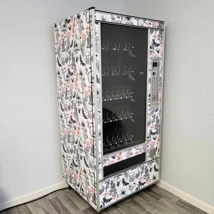 2000 Automatic Products (AP) 113 Snack Vending Machine (2)