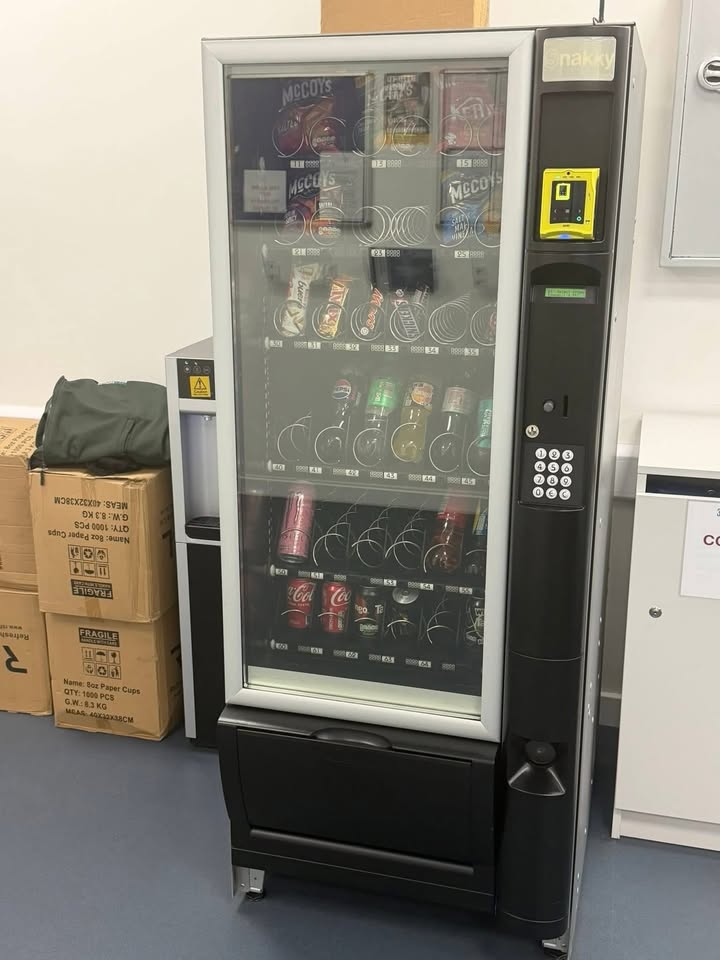 2003 Necta Snakky Combination Vending Machine (2)