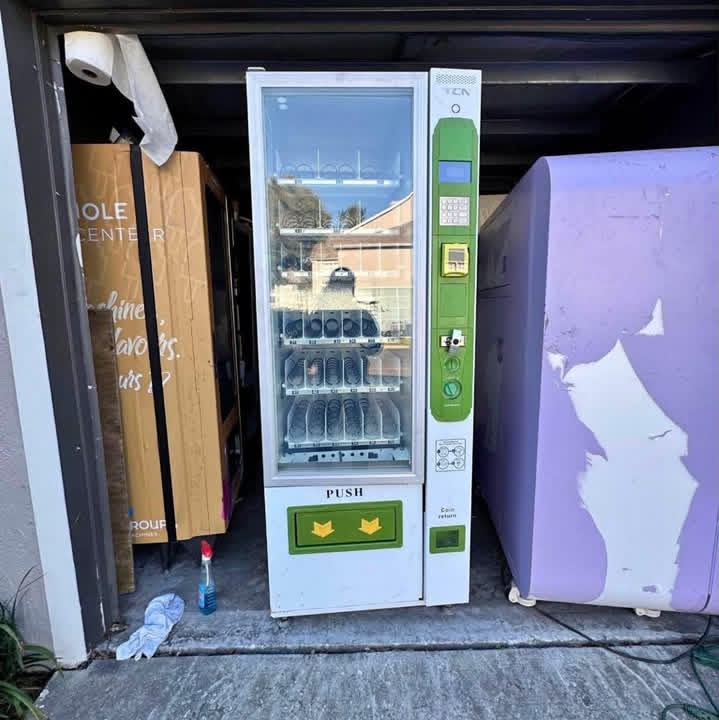 2020 Seaga Envision Combination Vending Machine (4)