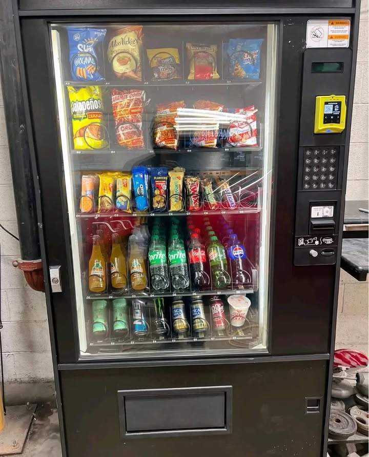 Combo Snack & Drink Vending Machine (1)