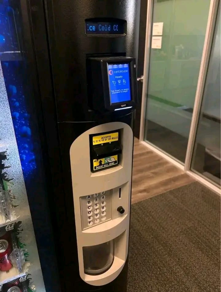 Crane National BevMax 4 (Model 5800 3800) (2)