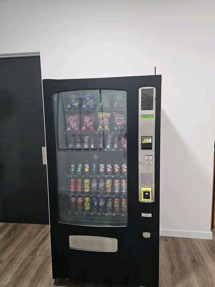 Crane National Combo Snack & Drink Vending Machine (3)
