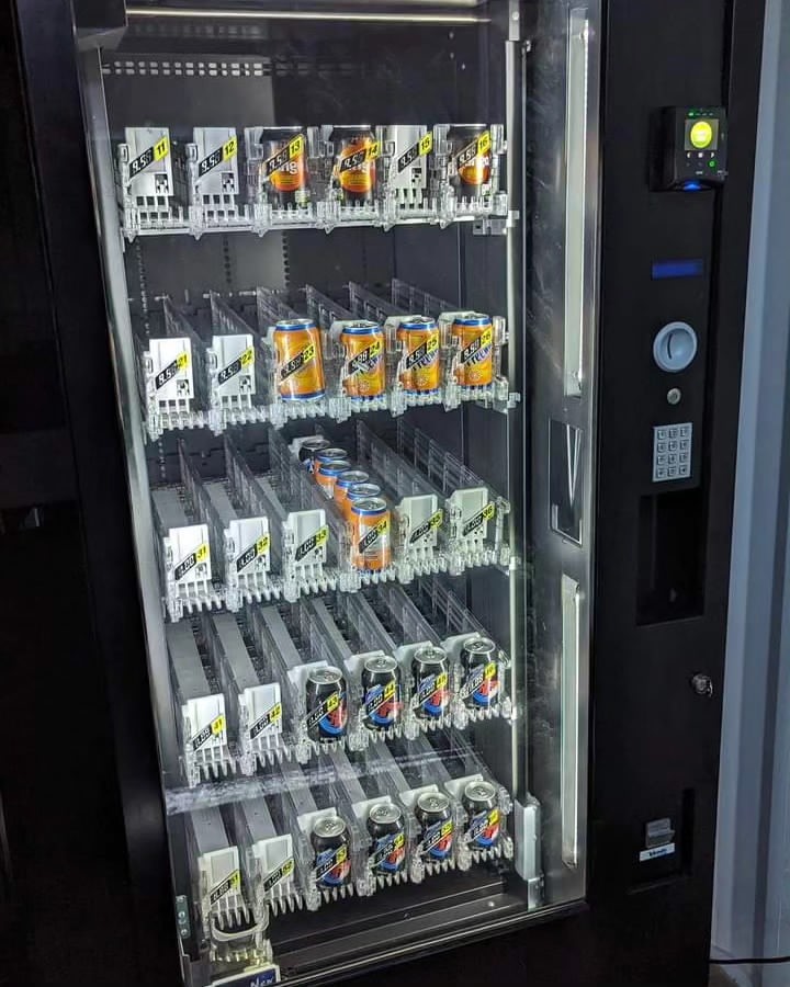 Seaga Combo Snack & Drink Vending Machine (4)
