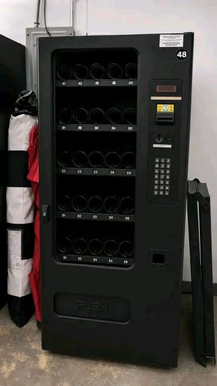 USI Glass Front Merchandiser